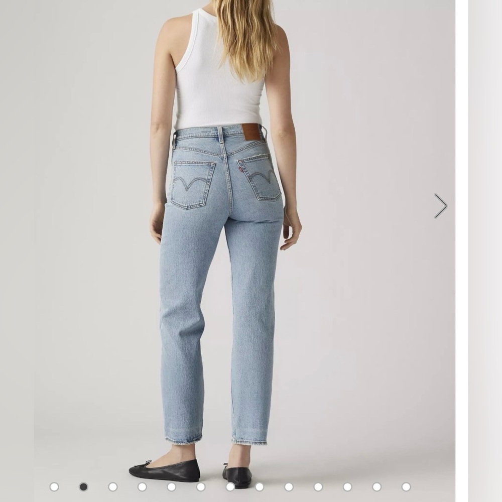 Levi's Ribcage Straight Ankle Jeans Size
25 High Rise Button Fly length 27